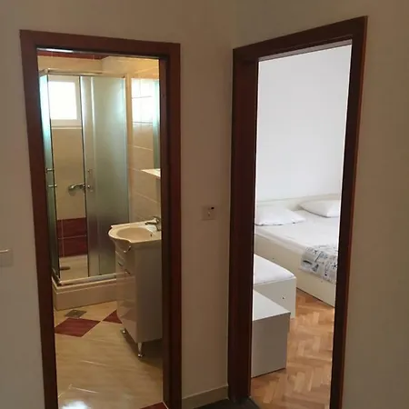 Viktoria Apartment *